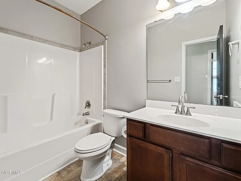 607 Drummond Grove Ln — Photo 11