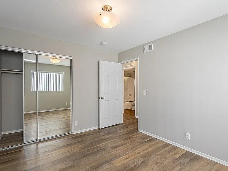 1216 S Corning St — Photo 15