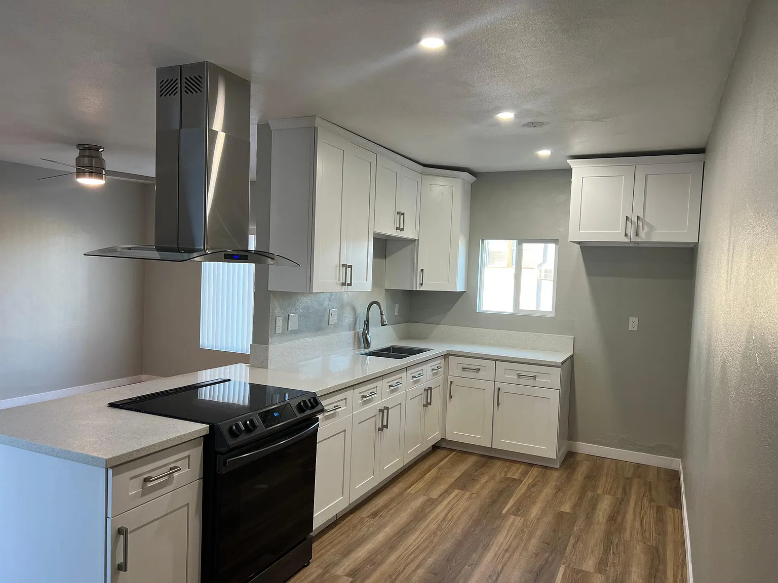 2 bed, 800 sqft, $2,295 — Photo 4