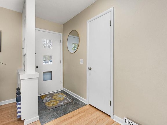 4th image of 470 Woodside Terrace