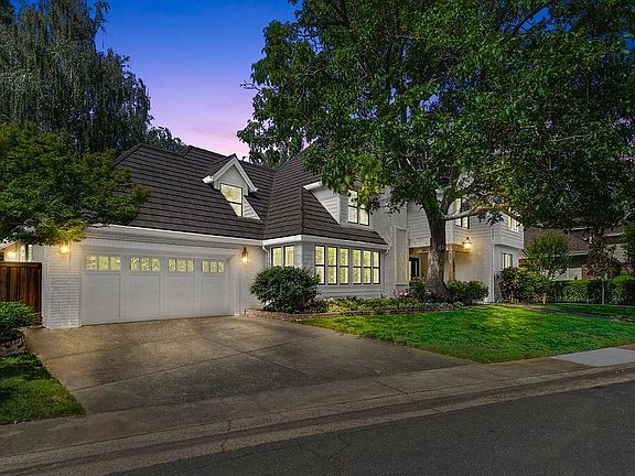 3rd image of 1805 Parliament Cir