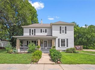 314 E Nichols St, Spring Hill, KS 66083