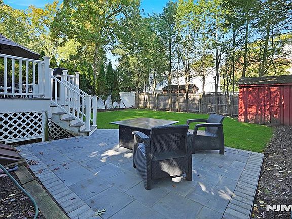 4th image of 123 Summit Avenue