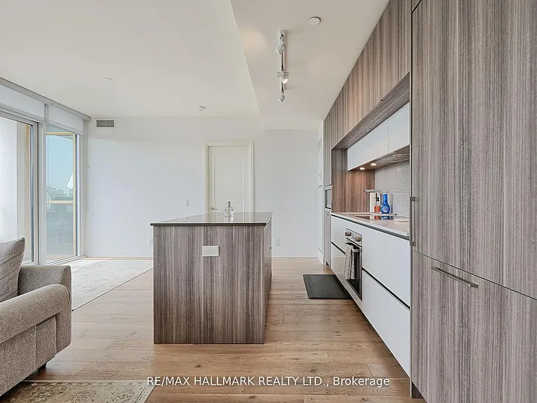 151 Avenue Rd #601 — Photo 10