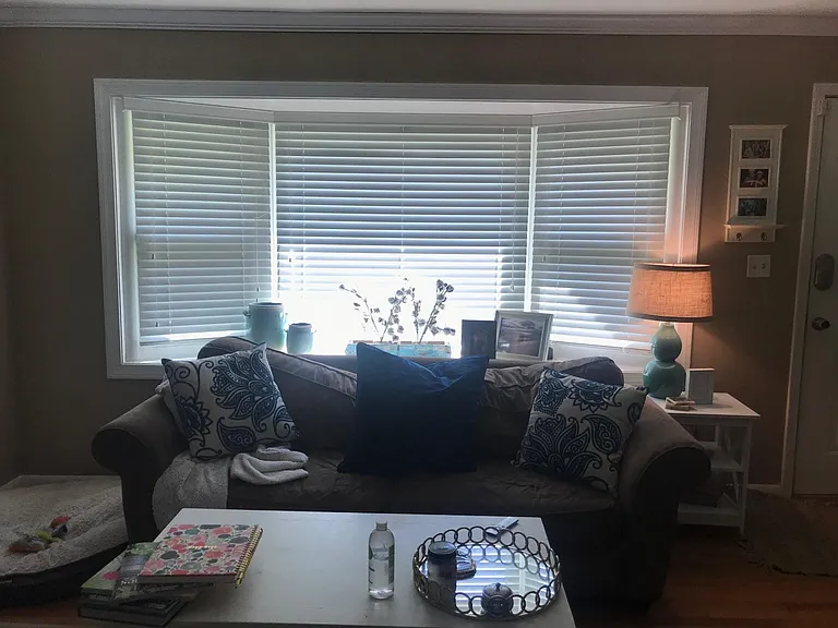 2384 E Drew Valley Rd NE — Photo 2