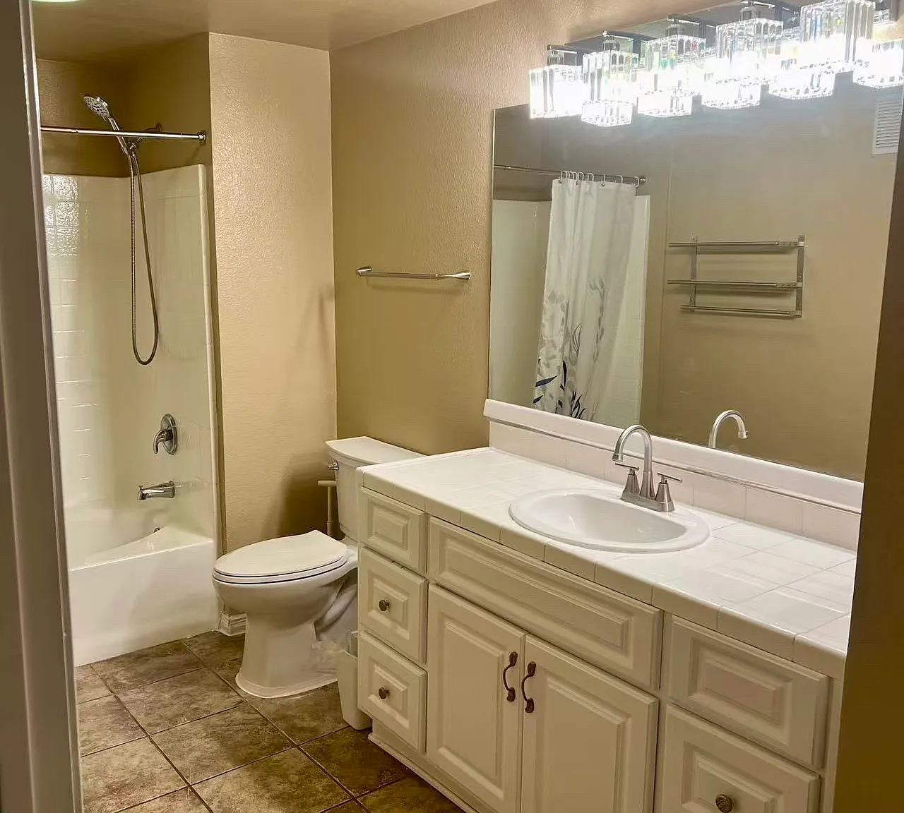 3820 Elijah Ct — Photo 4