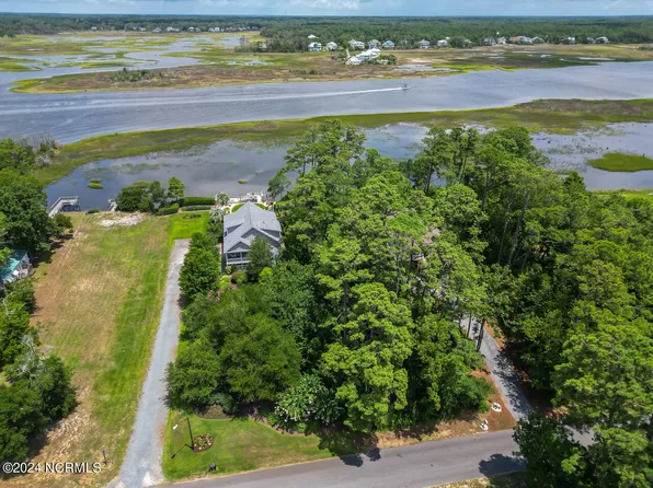 5604 E Yacht Drive, Oak Island, NC 28465