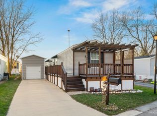 2414 Hawthorne Ln, Sycamore, IL 60178