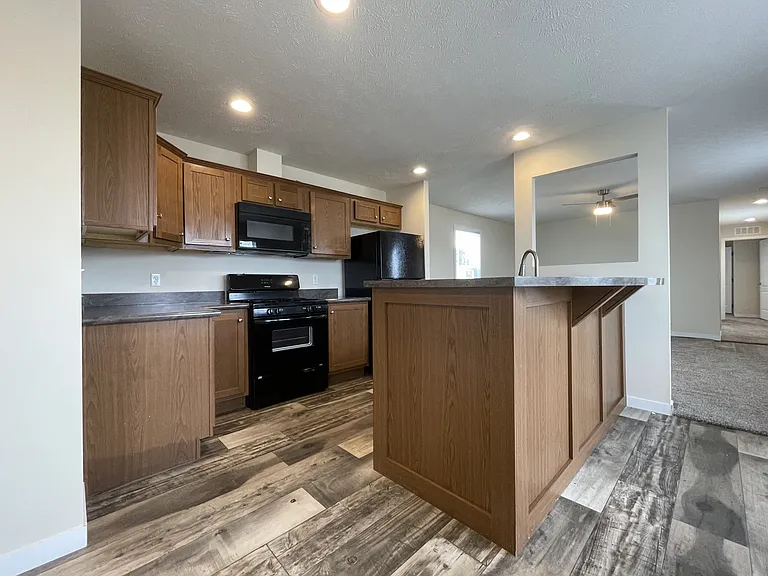 7204 E Grand River Ave — Photo 16
