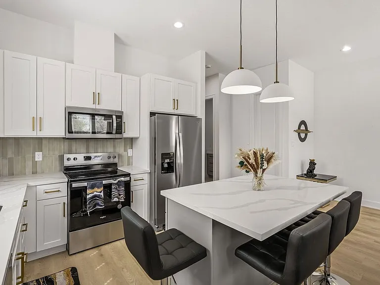 6528 Weston St #A — Photo 10
