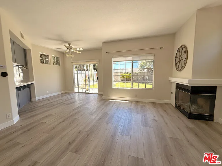11536 Edinger Ave — Photo 12