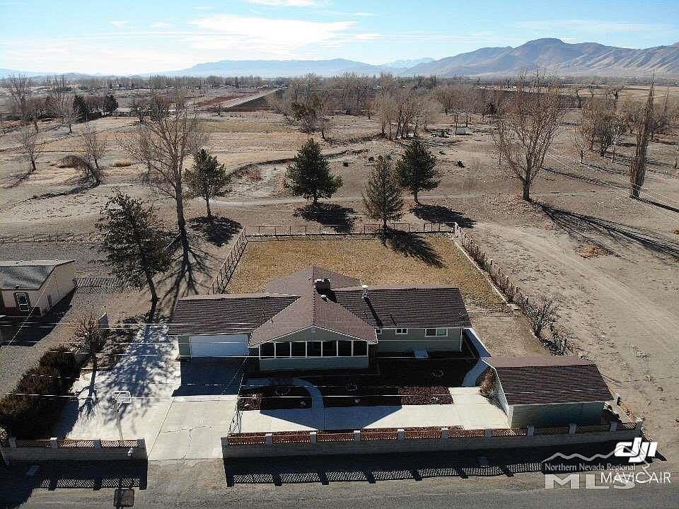 1st image of 37 Fairway Dr