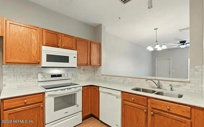 726 Middle Branch Way — Photo 5