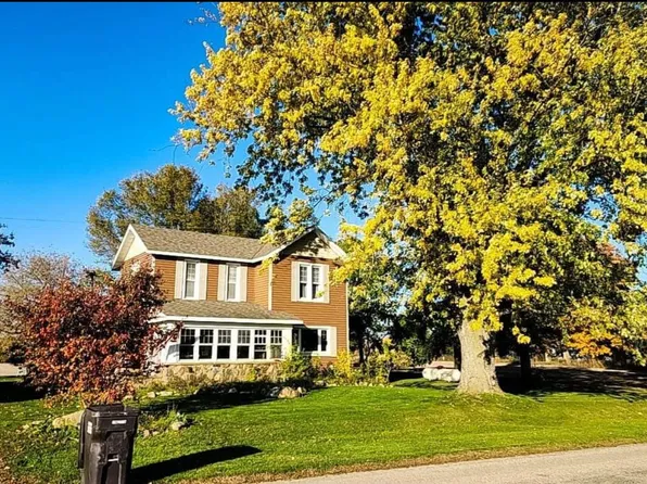 2960 E Montgomery Rd, Hillsdale, MI 49242