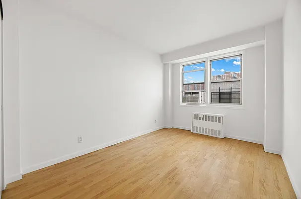 Rented by REAL New York | media 23