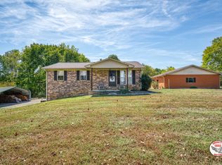 1667 Walker Hill Rd, Celina, TN 38551