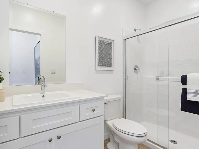 7059 W Swift Ave — Photo 4
