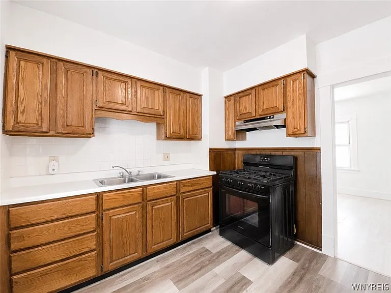 165 Dearborn St #UPPER — Photo 21