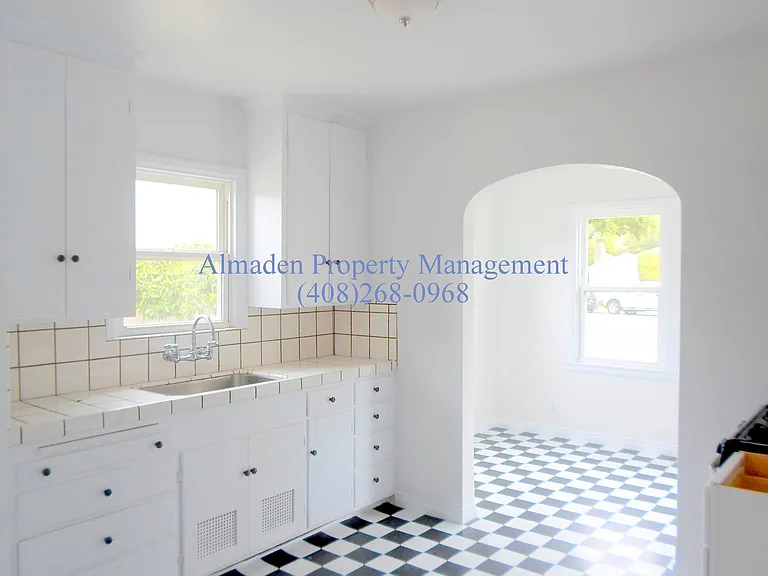 1619 Lincoln Ave — Photo 3