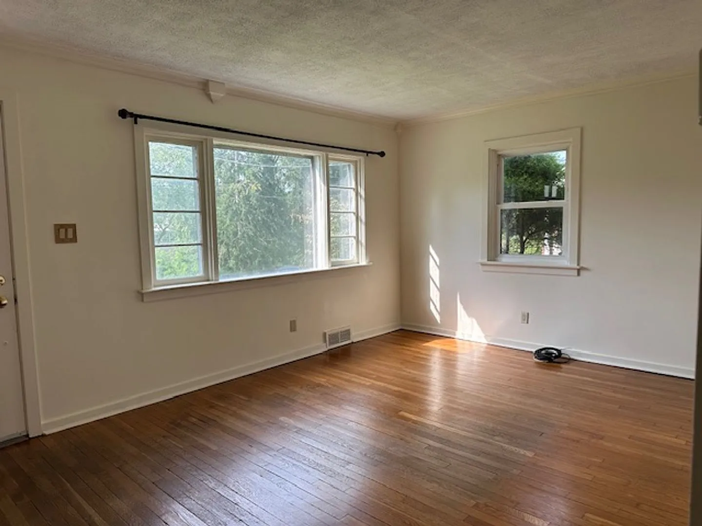 Single Family Home For Rent In Central Dauphin School District 3 Bedroom 1 Bathroom — Photo 2