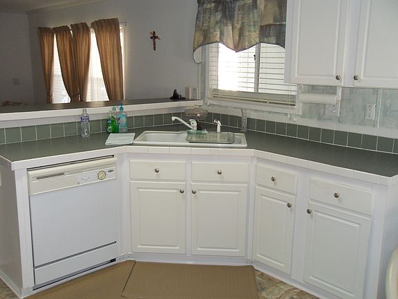 2nd image of 4665 SE Basswood Ter