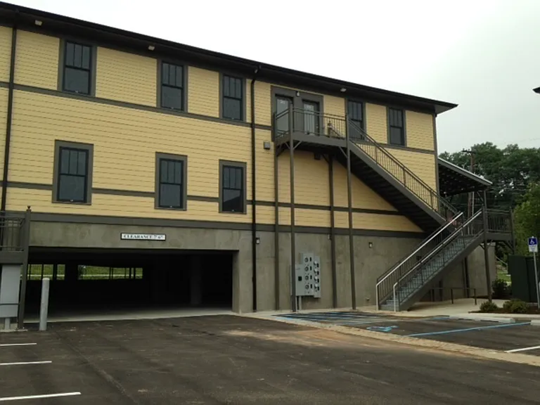 235 W Dodds St — Photo 22