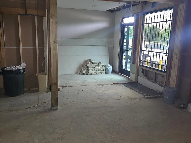 3619 Reed Rd — Photo 9