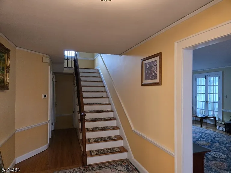 8 Spring Ln — Photo 24
