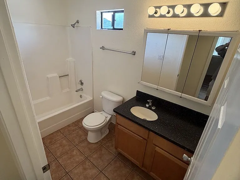 1336 E Mountain View Rd #105 — Photo 10