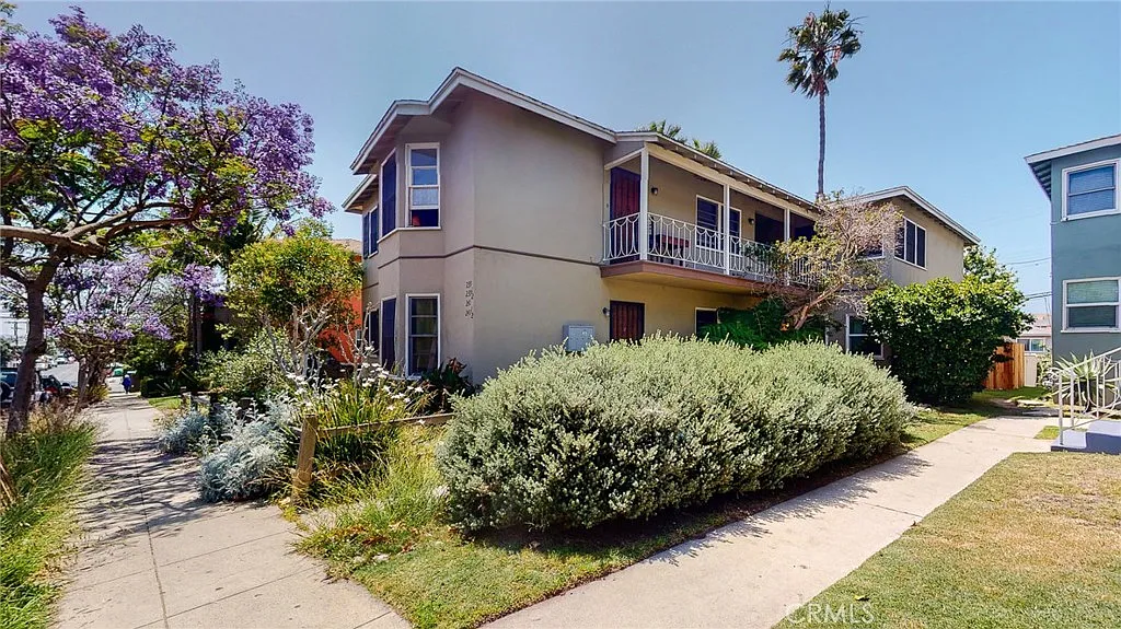 2 bed, 950 sqft, $5,495 — Photo 1