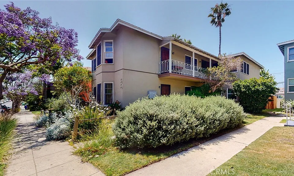239 1/2 3rd Ave