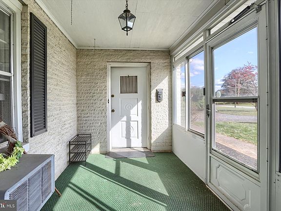 3rd image of 950 W Trindle Rd