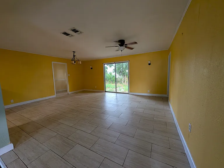 408 Gibbs Rd — Photo 4
