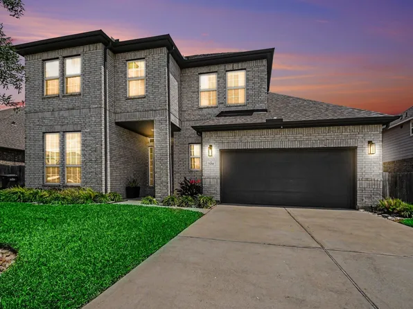 9214 Secretariat Ln, Mont Belvieu, TX 77523