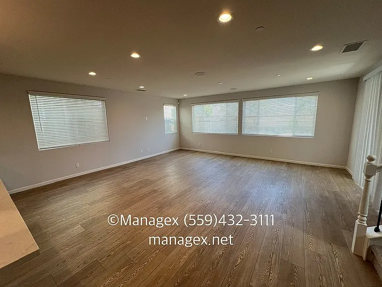 1229 S Traverse Dr — Photo 2