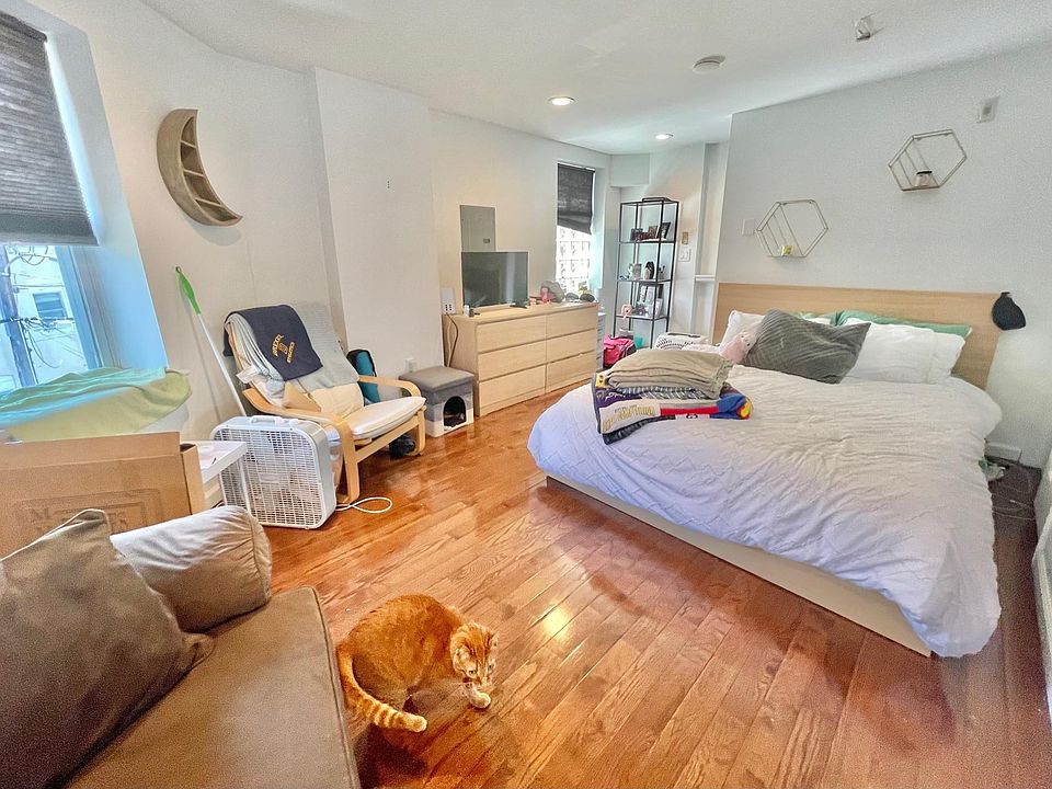 1st image of 3902 Lancaster Ave #3