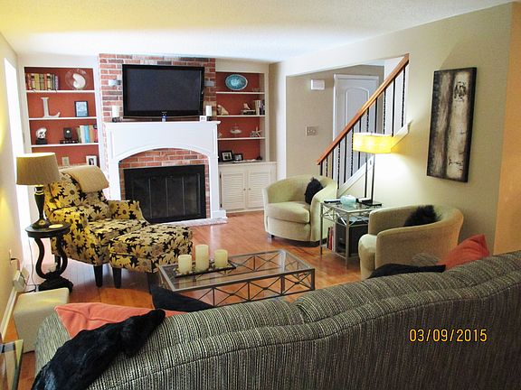 LR w/ FP and Custom Mantel