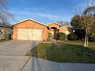 2047 Williams Ave, Clovis, CA 93611