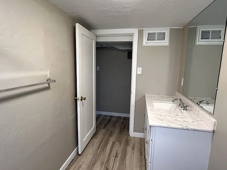 Cleveland Duplex — Photo 14