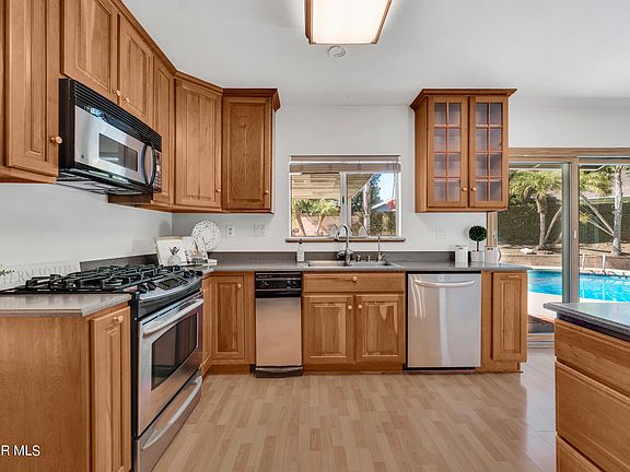 3rd image of 1469 Hendrix Ave