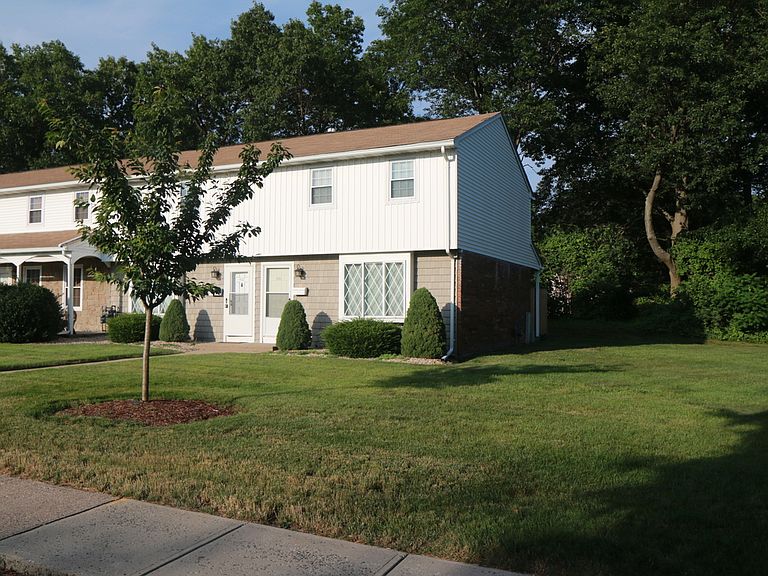 409 Blisswood Village Dr Ludlow, MA, 01056 Apartments for Rent Zillow