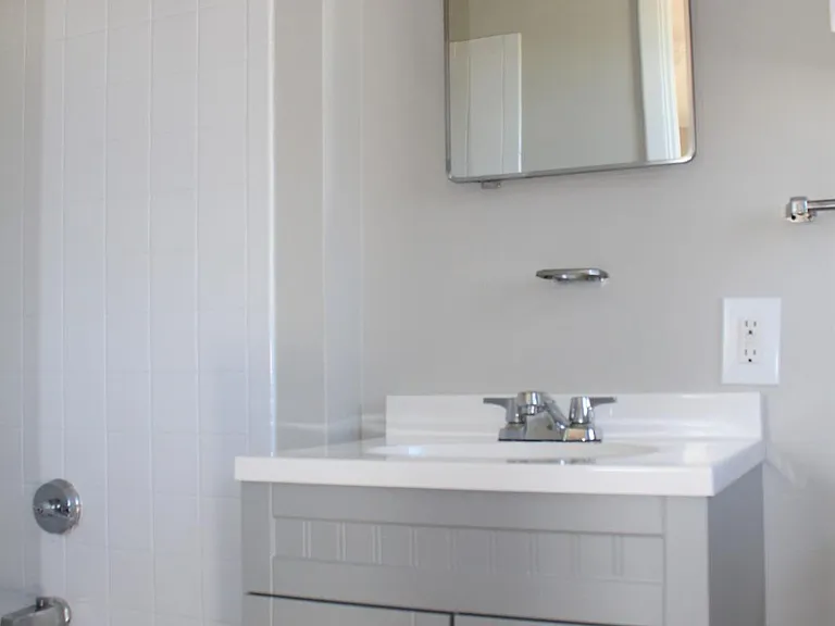 611 Mobile St — Photo 10