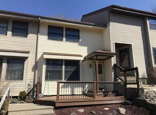 15 Hunts Ct, Clarks Summit, PA 18411