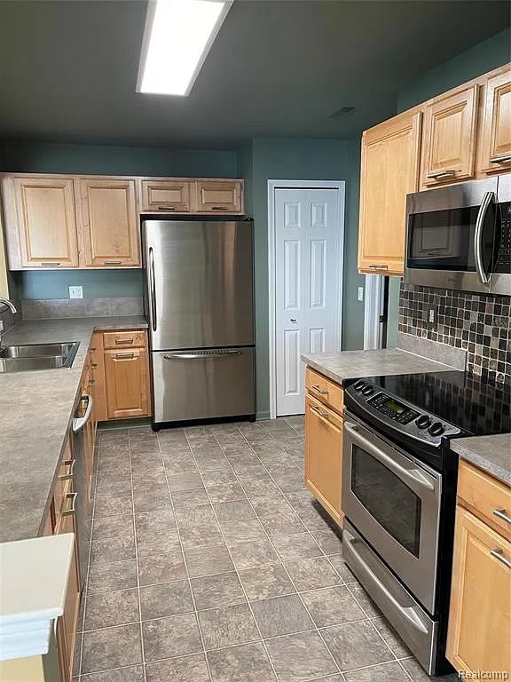2 bed, 1623 sqft, $2,100 — Photo 4
