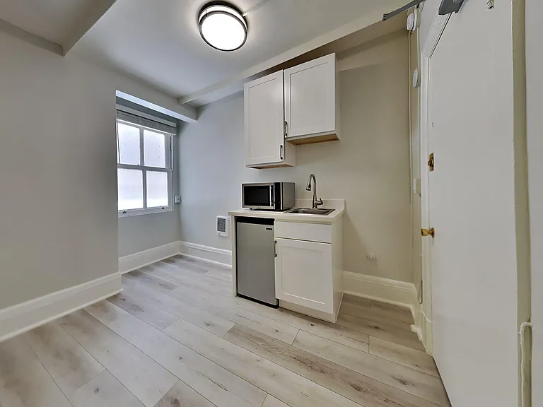 146 McAllister St — Photo 8