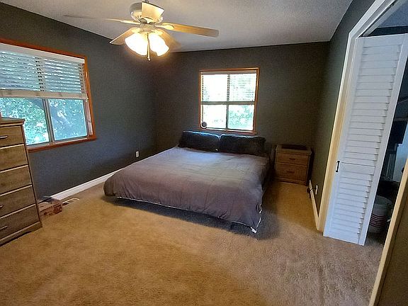 3rd image of 682 Tyrol Dr