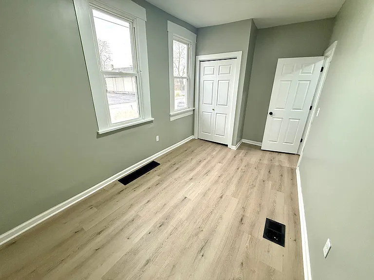 218 Clover St #218 — Photo 5