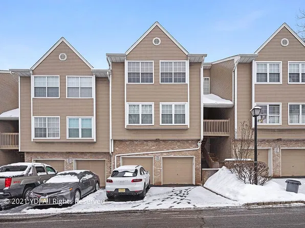 504 Windsor Dr #104, Palisades Park, NJ 07650