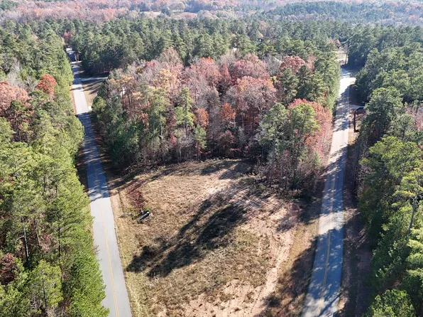 445 Melody Point, Hartwell, GA 30643