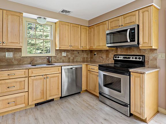 3rd image of 378 Ames Way